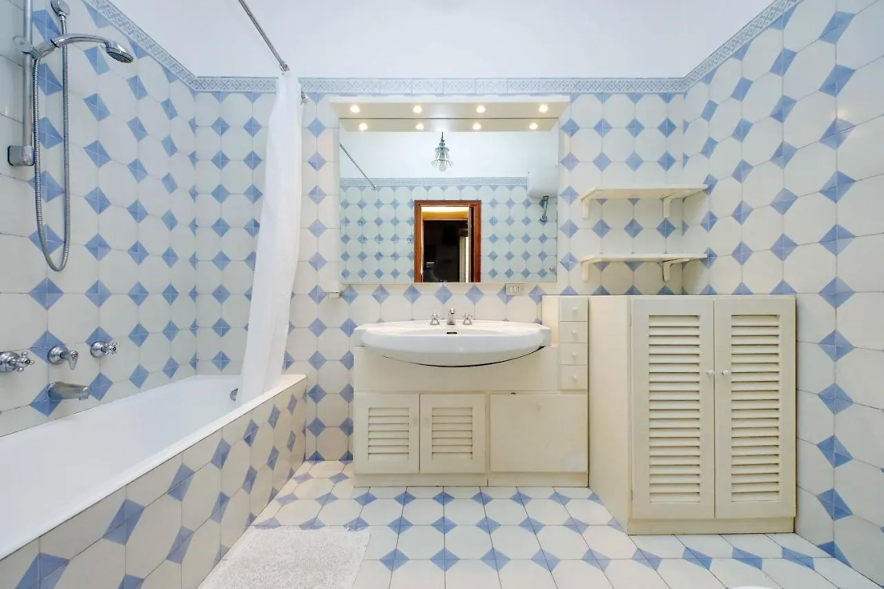 Navona Apartment, Large And Comfortable Rome Italy